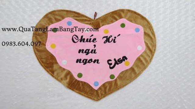 Gối handmade vải nỉ tặng bạn gái  hình trái tim Chúc Hí ngủ ngon mã GN28